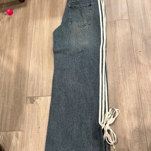 edikted baggy jeans - Picture 2 of 5